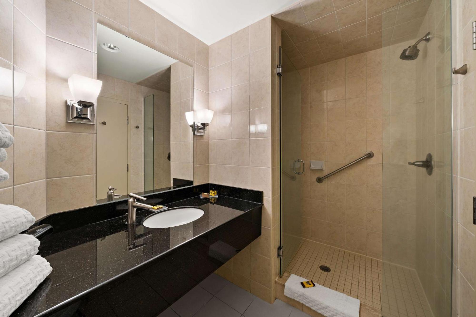 Best Western Plus Orangeville Inn & Suites Bagian luar foto