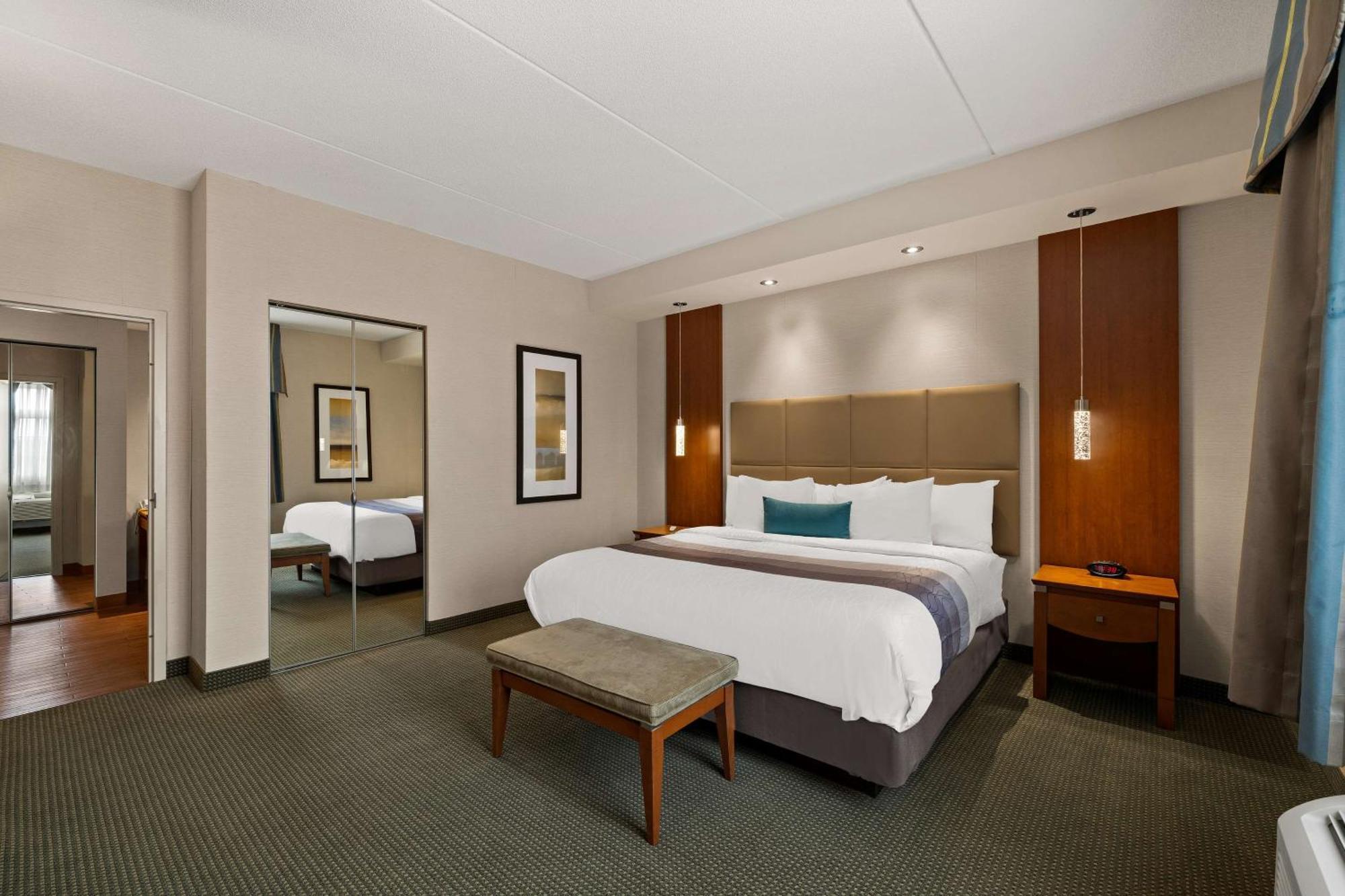 Best Western Plus Orangeville Inn & Suites Bagian luar foto