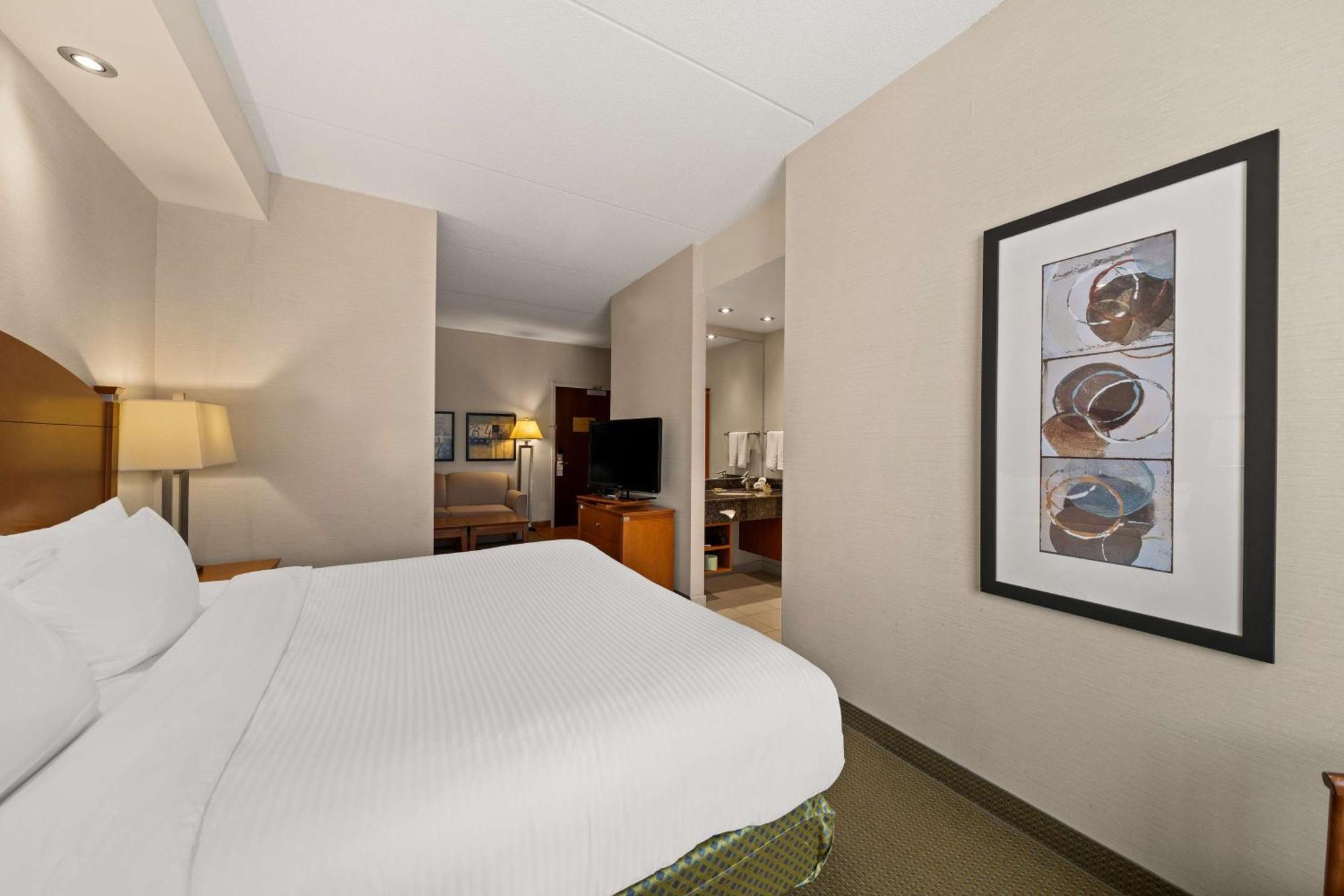 Best Western Plus Orangeville Inn & Suites Bagian luar foto