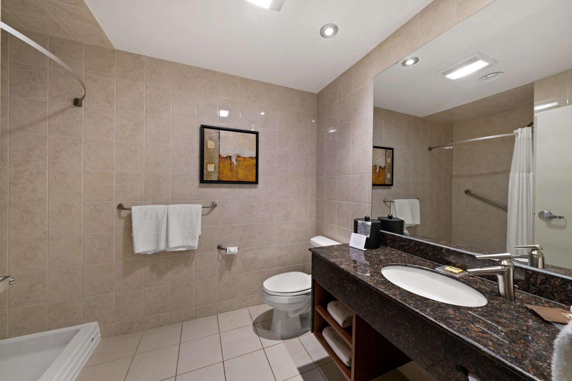 Best Western Plus Orangeville Inn & Suites Bagian luar foto