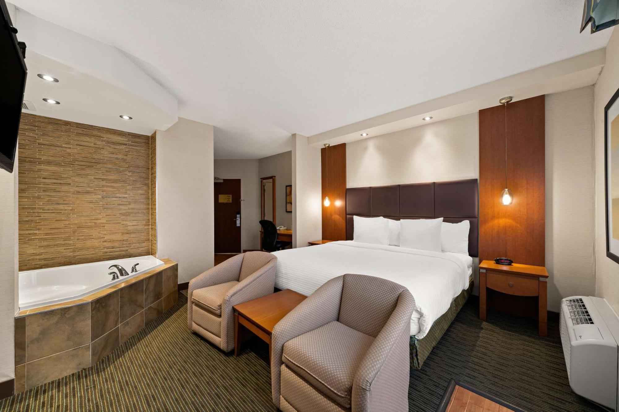 Best Western Plus Orangeville Inn & Suites Bagian luar foto