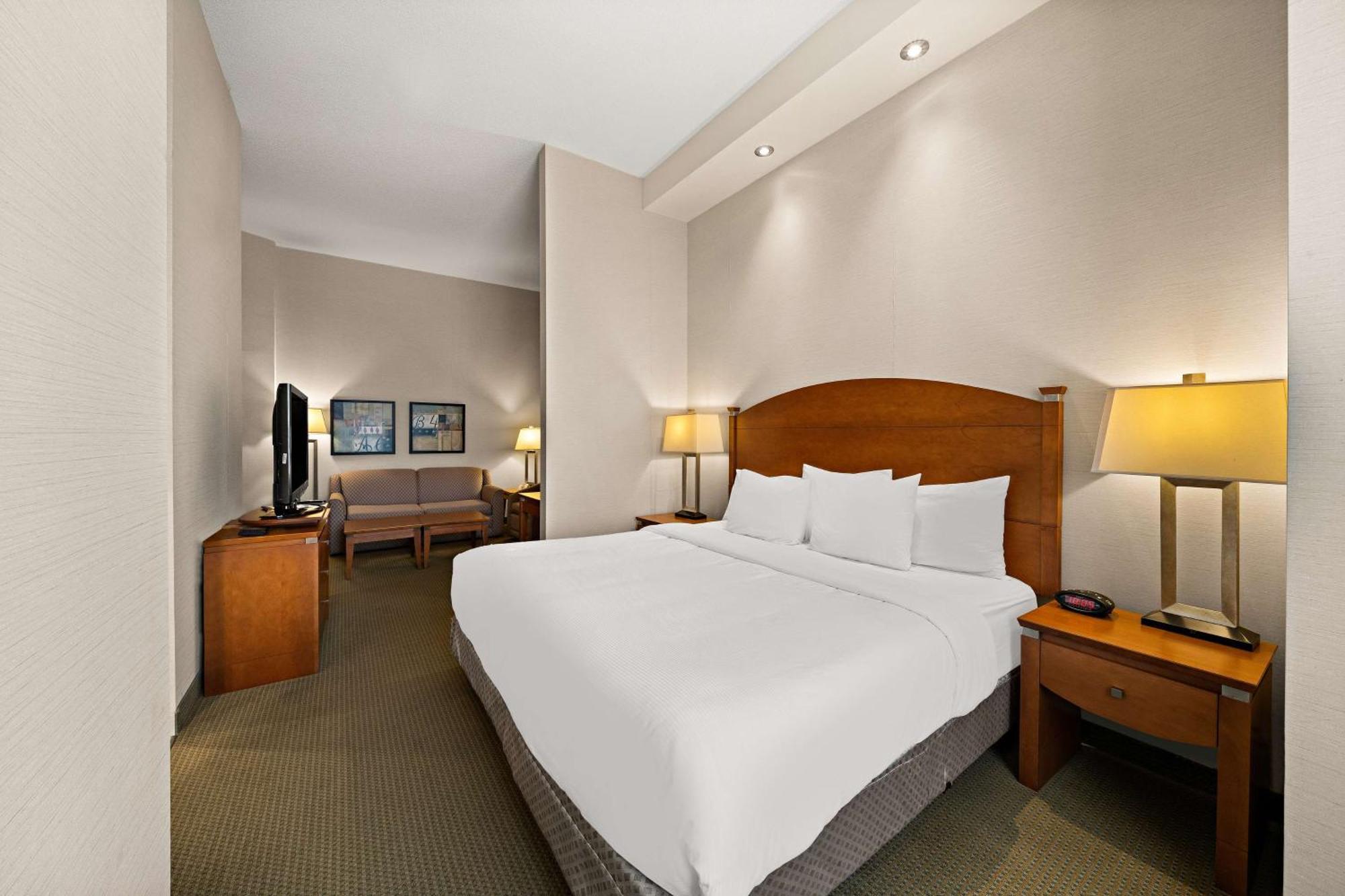 Best Western Plus Orangeville Inn & Suites Bagian luar foto