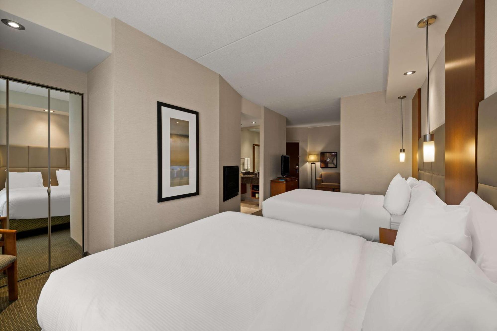 Best Western Plus Orangeville Inn & Suites Bagian luar foto