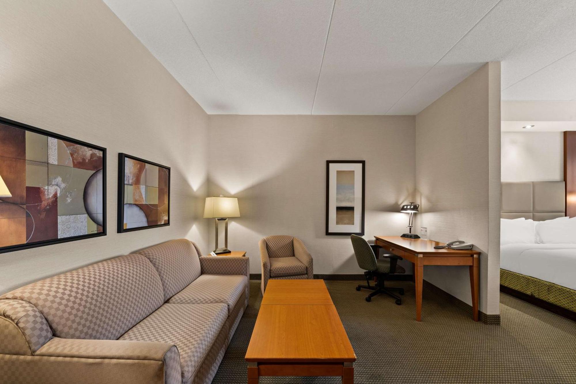 Best Western Plus Orangeville Inn & Suites Bagian luar foto