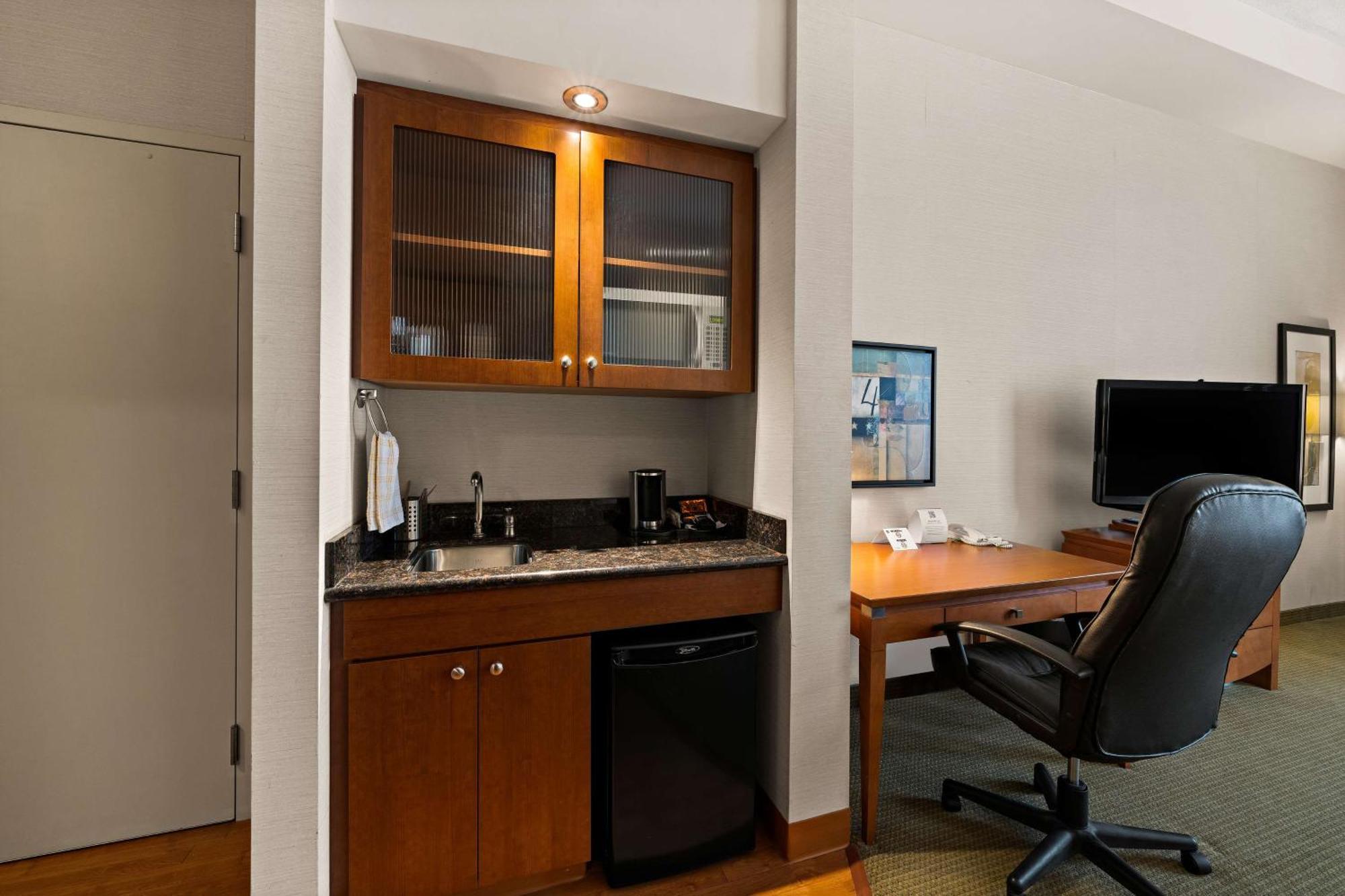 Best Western Plus Orangeville Inn & Suites Bagian luar foto