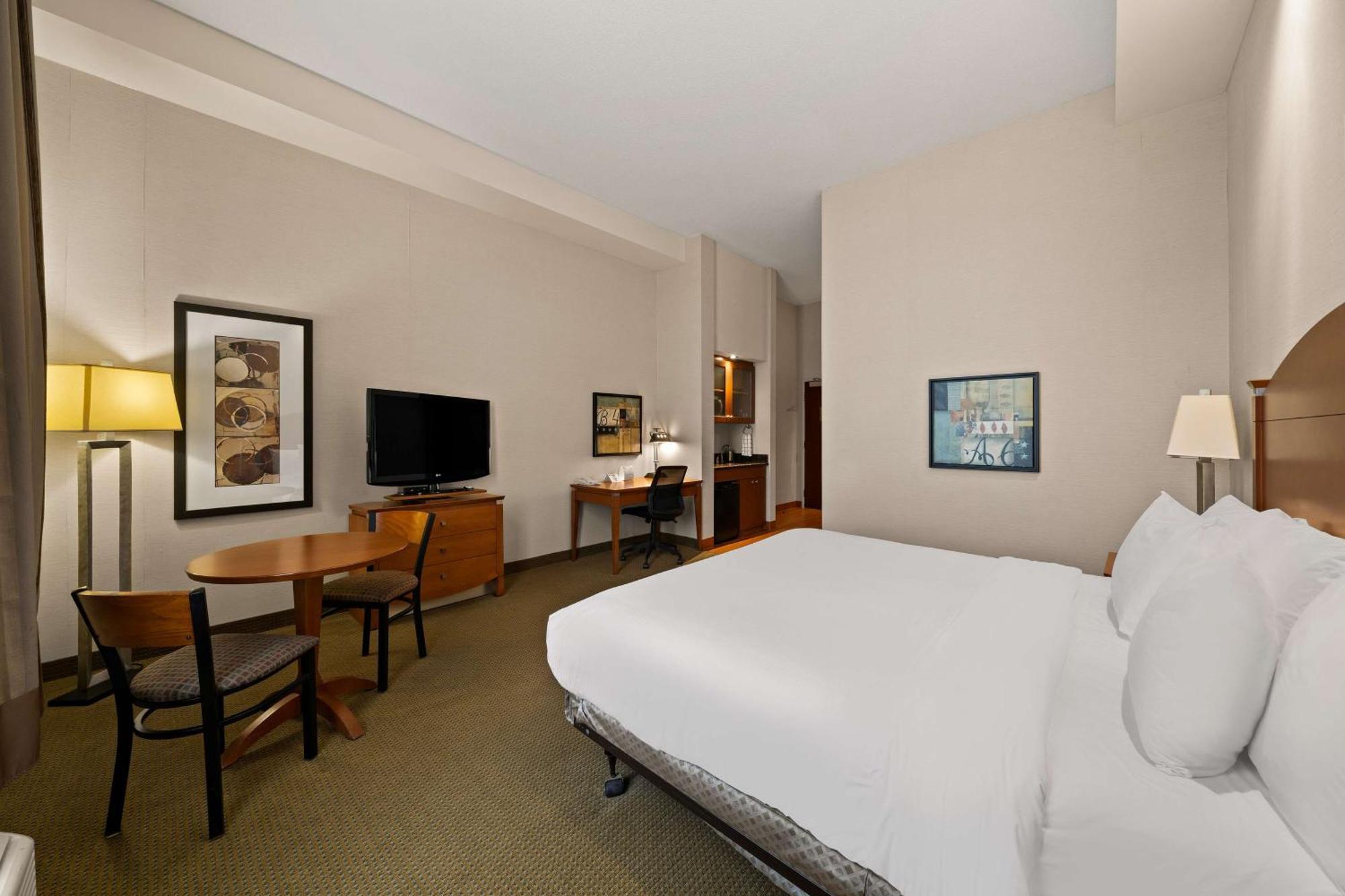 Best Western Plus Orangeville Inn & Suites Bagian luar foto