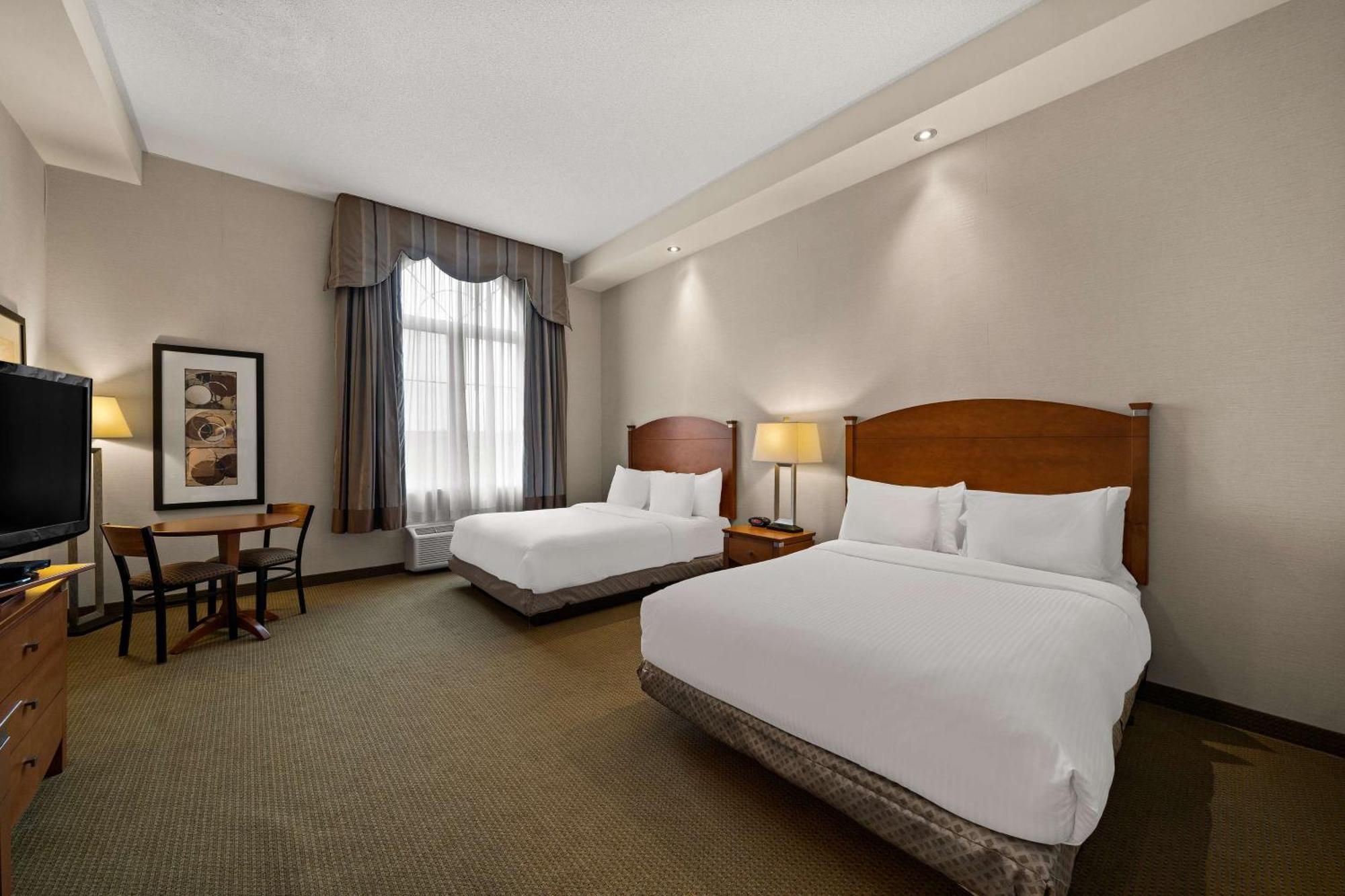 Best Western Plus Orangeville Inn & Suites Bagian luar foto
