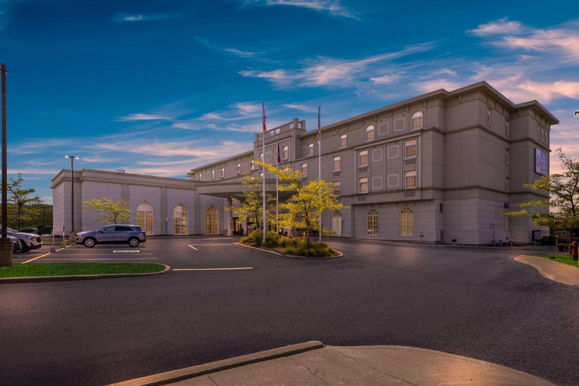 Best Western Plus Orangeville Inn & Suites Bagian luar foto